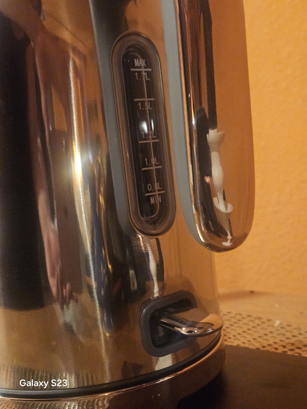 Stainless Steel Electric Kettle with Temperature Gauge - Chrome/Gray Handle - Picture 5 of 7
